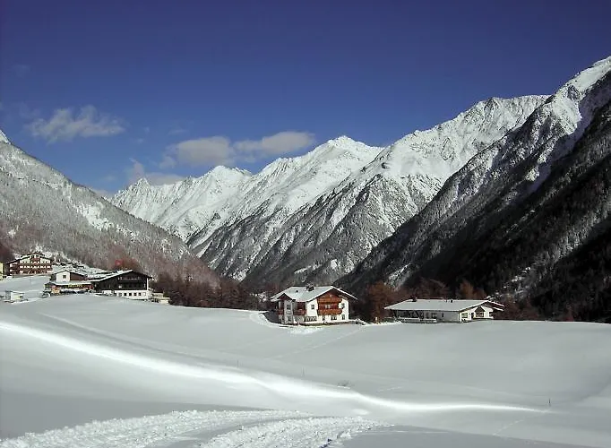 Almhof Appartamento *