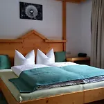 Almhof Apartamento