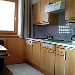 Almhof Apartamento